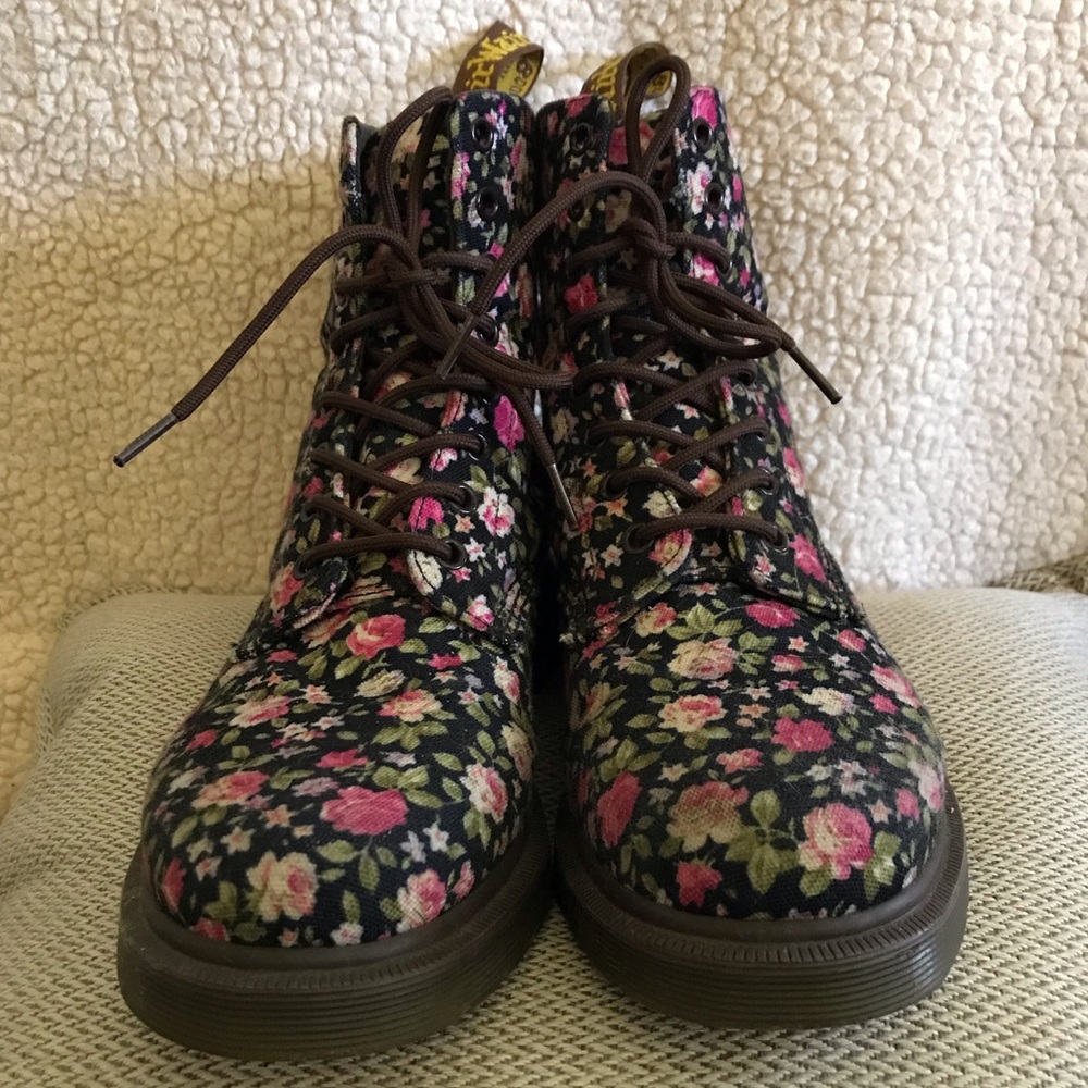 Canvas Floral Print Dr. Martens